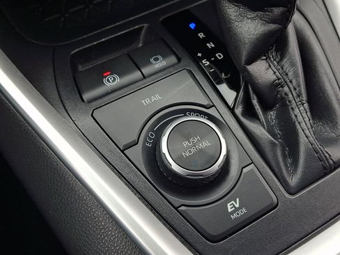 Used 2023 Toyota RAV4 XLE w/ Convenience Package image 25