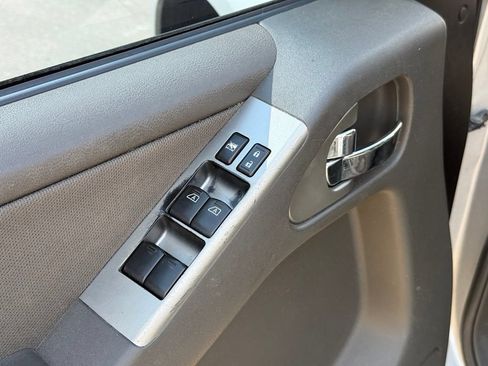 Used 2008 Nissan Pathfinder S AWD/4WD image 11