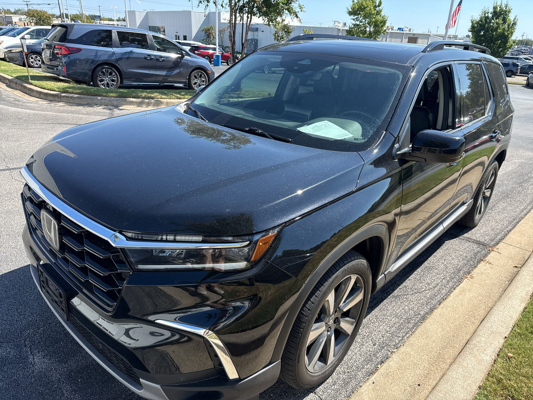 Certified 2025 Honda Pilot Elite image 1