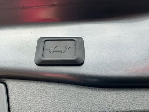 Used 2023 Toyota RAV4 XLE w/ Convenience Package image 28