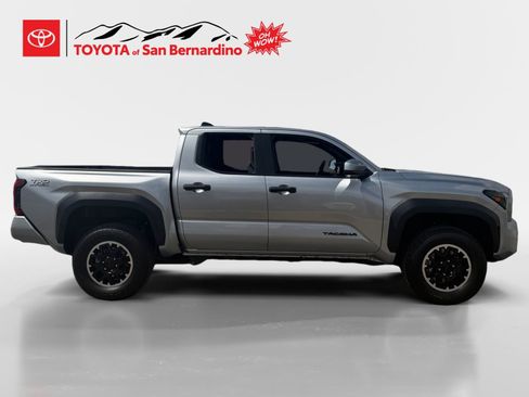 Certified 2025 Toyota Tacoma TRD Off-Road image 6