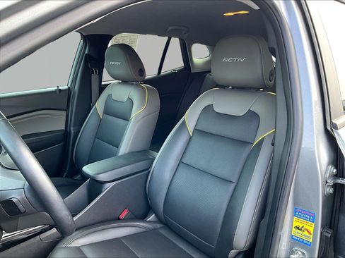 Used 2025 Chevrolet Trax ACTIV w/ Driver Confidence Package FWD image 20