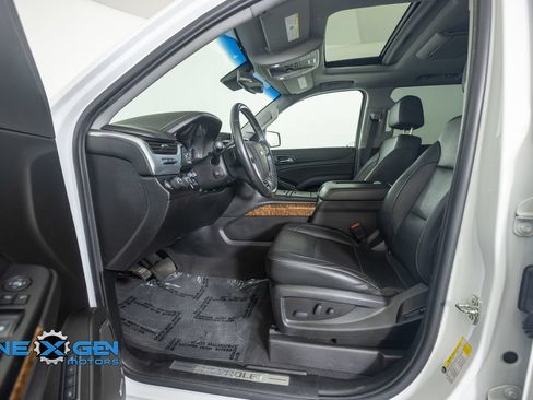 Used 2020 Chevrolet Tahoe Premier AWD/4WD image 12