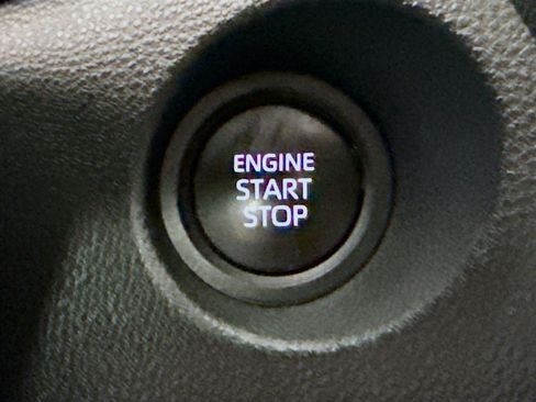 Used 2024 Toyota Corolla Cross LE FWD image 21