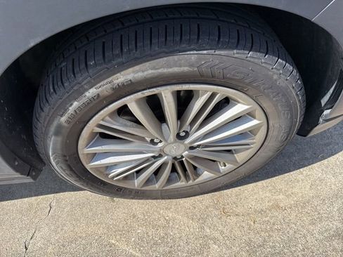 Used 2018 Hyundai Kona SEL w/ SEL Tech Package 02 AWD/4WD image 9