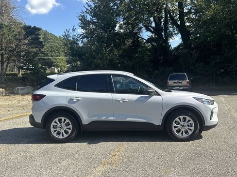 Used 2025 Ford Escape Active w/ Tech Pack #1 FWD image 8