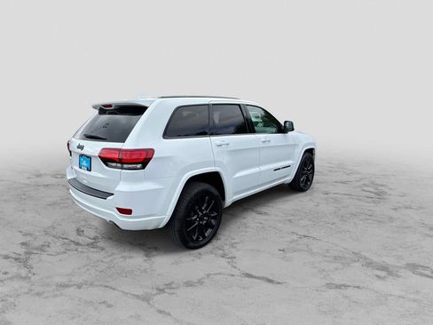 Used 2021 Jeep Grand Cherokee Laredo X AWD/4WD image 8