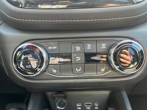 Used 2022 Chevrolet TrailBlazer ACTIV w/ Convenience Package image 13