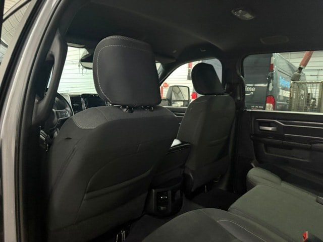 Used 2024 RAM 2500 Big Horn w/ Night Edition AWD/4WD image 33