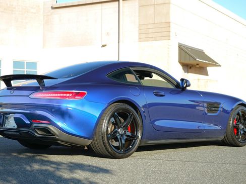 Used 2017 Mercedes-Benz AMG GT Coupe image 4