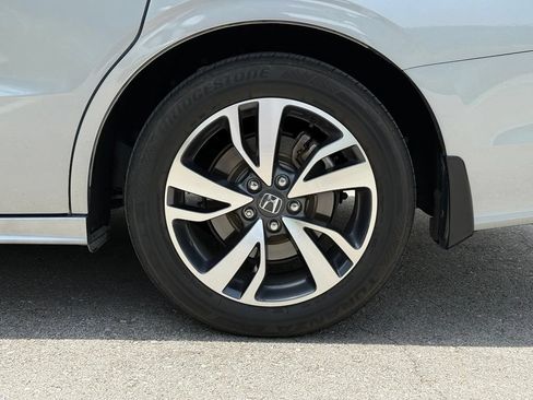 Used 2022 Honda Odyssey Touring image 5