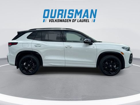 Used 2026 Volkswagen Tiguan SE R-Line AWD/4WD image 9