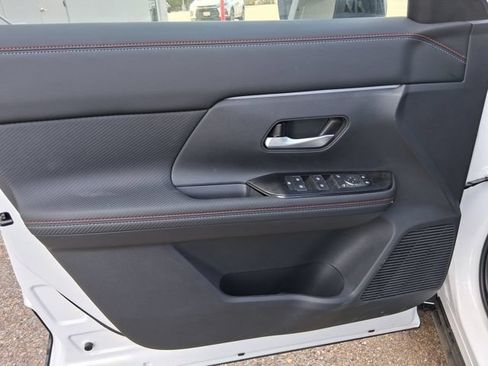 New 2026 Nissan Kicks SR w/ Cold Weather Package FWD image 10