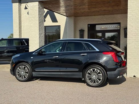 Used 2017 Cadillac XT5 Premium Luxury FWD image 7