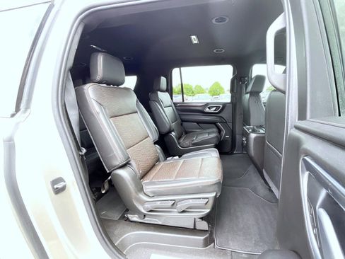 Used 2021 Chevrolet Suburban High Country AWD/4WD image 18