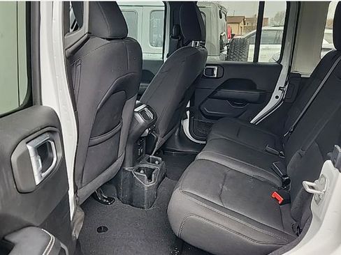 Used 2021 Jeep Wrangler Unlimited Sahara w/ Uconnect 4C Nav & Sound Group image 10