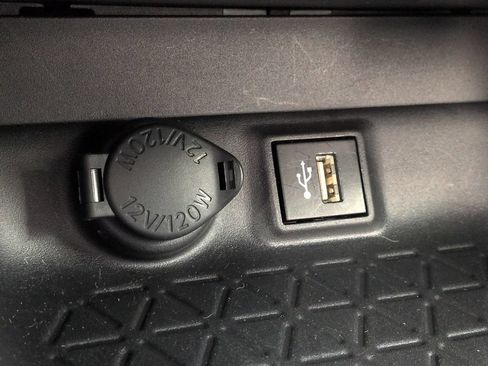 Used 2024 Toyota RAV4 XLE FWD image 21