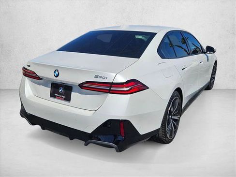 New 2026 BMW 530i xDrive w/ M Sport Package image 2