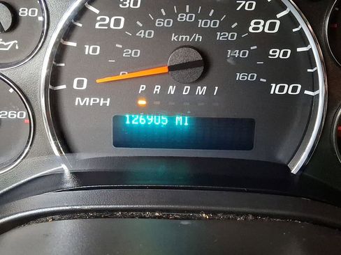 Used 2018 Chevrolet Express 3500 w/ Driver Convenience Package image 21