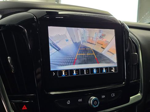 Used 2021 Chevrolet Traverse RS image 33