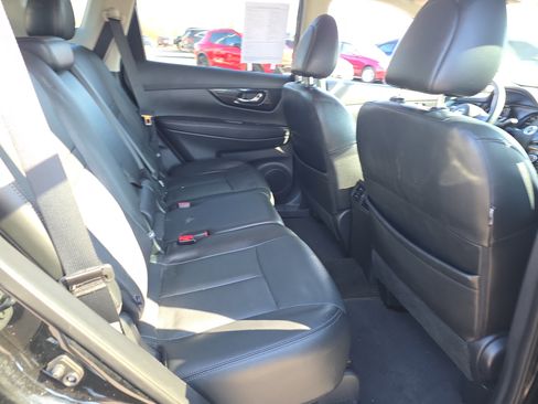 Used 2017 Nissan Rogue SL w/ SL Premium Package image 10