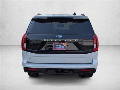 Certified 2025 Ford Expedition Active RWD image 7