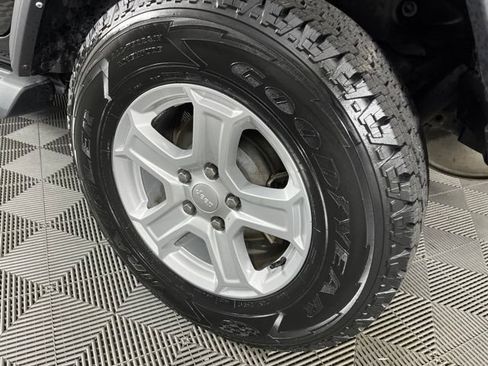 Used 2021 Jeep Wrangler Unlimited Sport w/ Sun And Sound Package AWD/4WD image 15