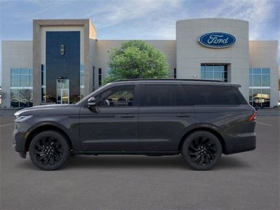 New 2025 Lincoln Navigator Reserve w/ Jet Appearance Package