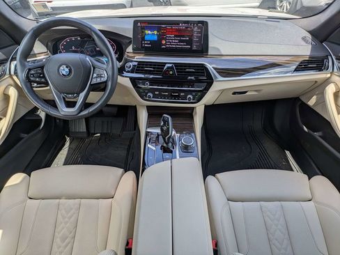 Used 2022 BMW 540i w/ M Sport Package RWD image 16