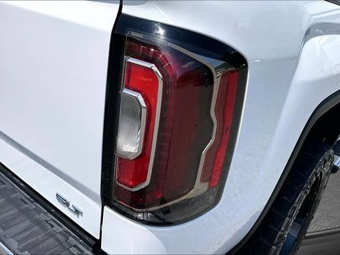 Used 2018 GMC Sierra 1500 SLT AWD/4WD image 24