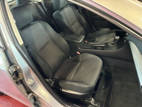 Used 2013 MAZDA MAZDA3 i Sport image 17