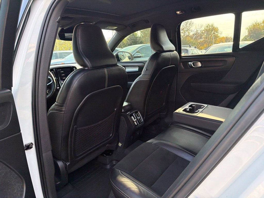 Used 2021 Volvo XC40 T4 R-Design w/ Protection Package Premier FWD image 13