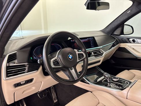 Used 2021 BMW X7 M50i w/ Dynamic Handling Package image 4