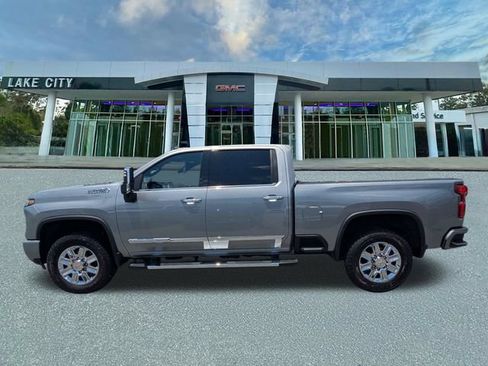 Used 2024 Chevrolet Silverado 2500 High Country w/ High Country Premium Package AWD/4WD image 6