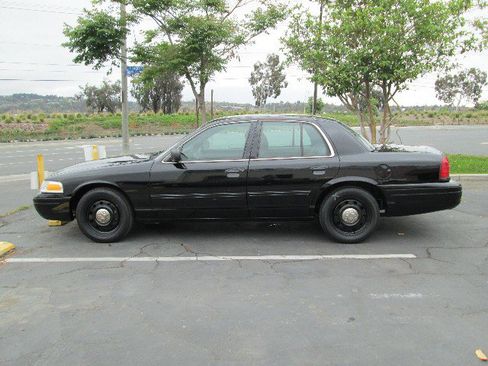 Used 2011 Ford Crown Victoria Police Interceptor w/ Trunk Pack image 2