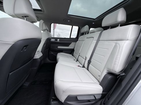 Used 2024 Hyundai Santa Fe Limited image 24