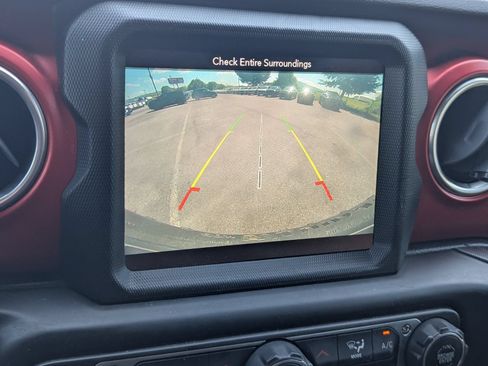 Used 2019 Jeep Wrangler Unlimited Rubicon AWD/4WD image 9
