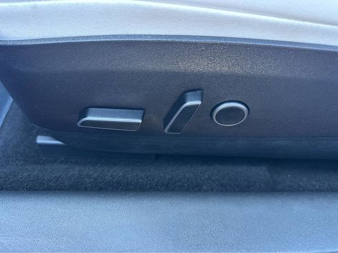 Used 2023 Tesla Model 3 Standard Range image 29