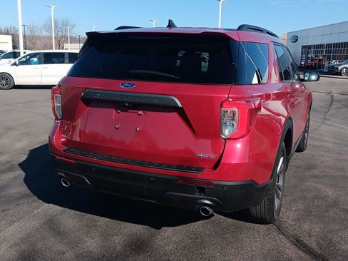 Used 2024 Ford Explorer XLT w/ Equipment Group 202A image 1