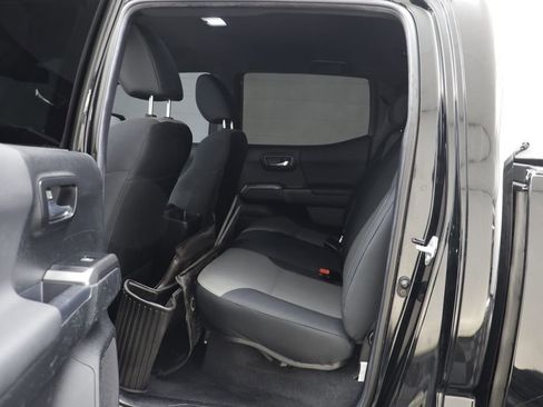 Used 2023 Toyota Tacoma TRD Off-Road image 14