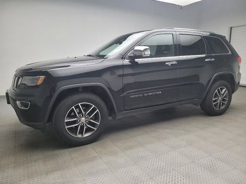 Used 2017 Jeep Grand Cherokee Limited w/ Luxury Group II image 2