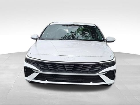 New 2026 Hyundai Elantra SE FWD image 8