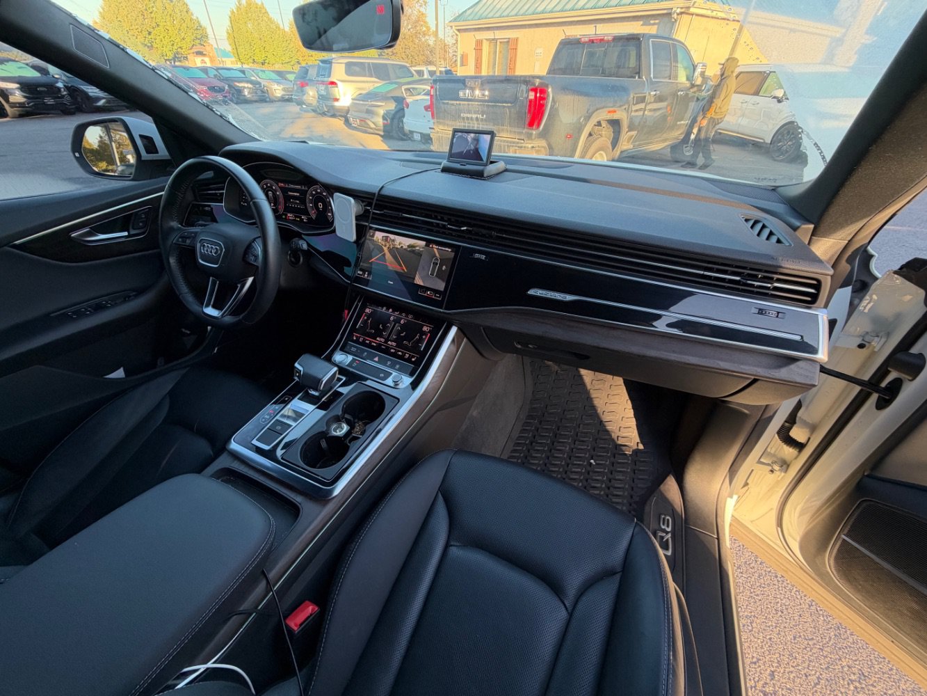Used 2020 Audi Q8 Premium Plus w/ Premium Plus Package AWD/4WD image 9