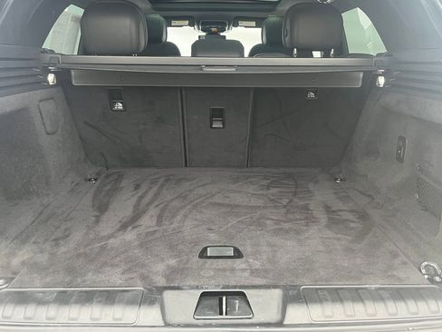 Used 2025 Land Rover Range Rover Sport SE image 30