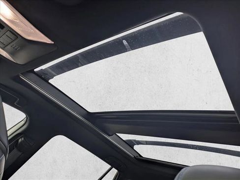 Used 2022 Toyota RAV4 XSE image 15