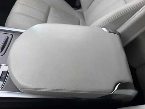 Used 2016 Land Rover Range Rover Sport SE image 48