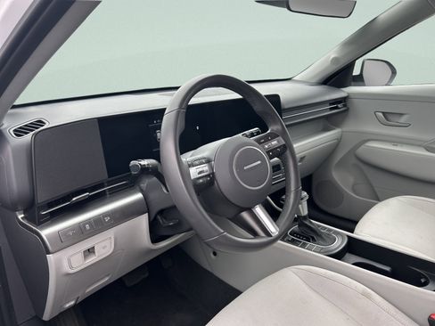 Used 2025 Hyundai Kona SEL image 13