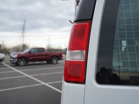 Used 2021 GMC Savana 3500 w/ Driver Convenience Package image 33