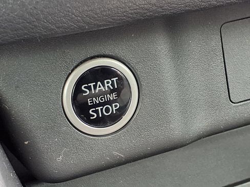 Used 2023 Nissan Rogue SV FWD image 19