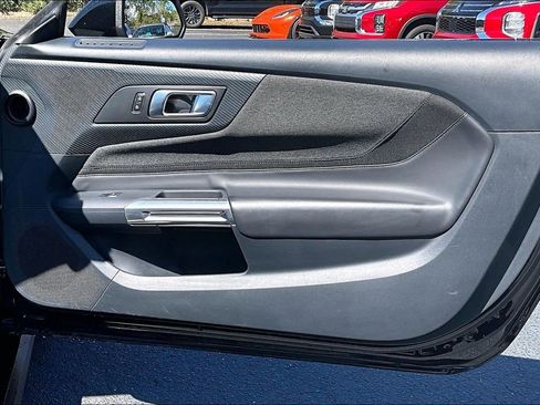 Used 2024 Ford Mustang Convertible image 25